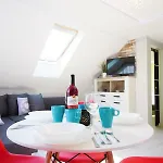 Szafir Lodge *